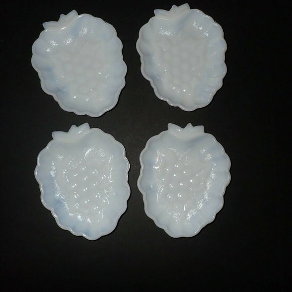 Hazel Atlas‎ Milk Glass GRAPE Salad Relish vintage - Picture 1 of 7